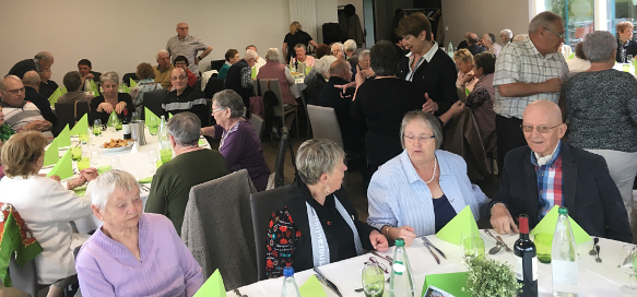 Mittagessen im Golfclub