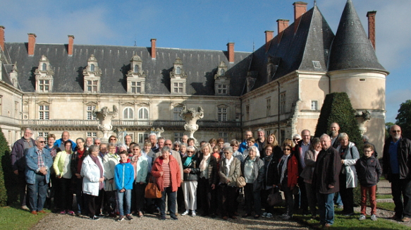 Gruppenbild mit Schloss