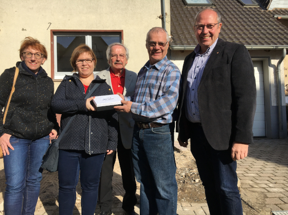 Spendenübergabe im Ahrtal